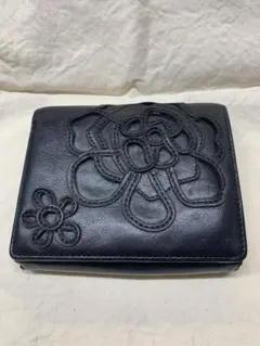 KENZOブラック 花刺繍 二つ折り財布 - メルカリ