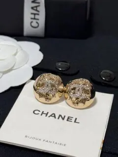 ライトゴールド流星ボールピアス 上品華やかデザイン