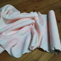 【未使用】下地用反物38センチ✕1200センチ。ちりめん風の白地にピンクの花模様