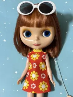 ネオブライス　レトロなお花のワンピース　アウトフィット