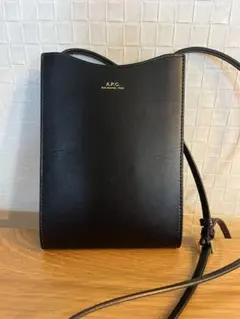 A.P.C. ミニショルダーバッグ 黒のサムネイル