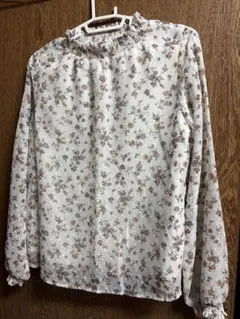 花柄長袖ブラウス