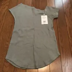 新品　AZUL レディーストップスのサムネイル