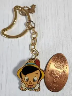 東京ディズニーリゾート ピノキオ キーホルダー とスーベニアメダル