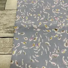 魚柄のグレー綿生地 リバティ