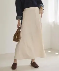 ANGIE サテンスカート Mサイズのサムネイル