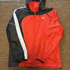 YONEX フード付きジャケット レッド/ブラック
