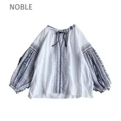 美品★NOBLE | 定価2.4万 刺繍 ギャザーブラウス ブルーのサムネイル