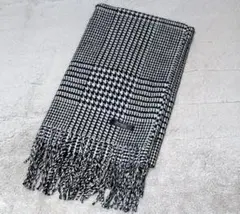 OMNES 千鳥格子柄フリンジマフラー ブラック×ホワイト