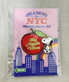 スヌーピー ピンバッジ PLAZA ノベルティ PEANUTS in NYC