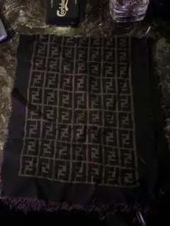 Fendi ブラック マフラー
