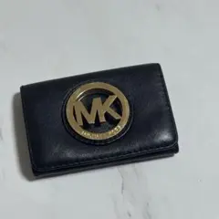MK マイケルコース ロゴ付き 黒いレザー名刺入れのサムネイル