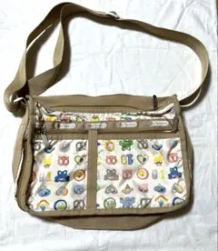 最終お値引き　LeSportsac ショルダーバッグ 総柄のサムネイル