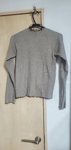 ベージュ リブ編み 長袖 トップス