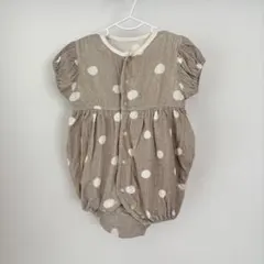 ベビー　半袖　ベージュ 水玉ロンパース 80