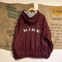 NIKE バーガンディ ナイロンジャケット