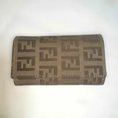 FENDI ズッカ柄 キーケースレザー刻印 ブラウンのサムネイル