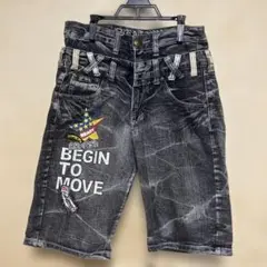 ダークグレー 刺繍入り　ハーフパンツ　デニムパンツ