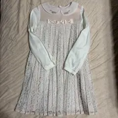 ピンクのレース長袖ワンピース