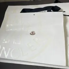 モンクレール　紙袋　３つ　中古品のサムネイル