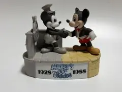 ミッキーマウス 60周年記念 陶器製フィギュア - メルカリ