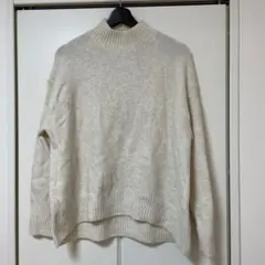 UNIQLOスフレヤーンモックネックセーター 長袖　スフホワイト L