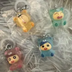 クレヨンしんちゃん　めじるしアクセサリー みんなでくまパジャマ