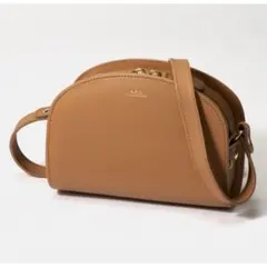 A.P.C キャメルブラウン ショルダーバッグ