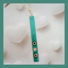 ハンドメイド キーホルダー グリーン ゴールド