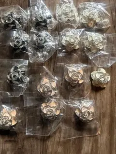 ローズ　薔薇　花型　メタルパーツ　3色 15個