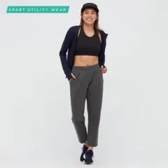 ユニクロ　ウルトラストレッチアクティブテーパードアンクルパンツ