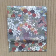 唐織り　萩と菊、桜花柄刺繍模様　グレー地正絹六通柄袋帯