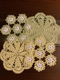 ハンドメイド　レース編みのドイリー４枚セット