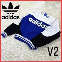 A-chanさんアディダス デカロゴ マルチカラー 短丈 スウェット トレーナー