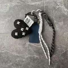 バックチャーム　キーホルダー　ハート　モコモコ