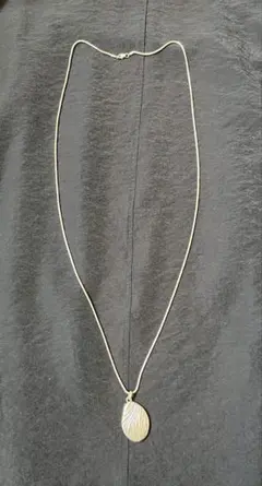 Llife STREAMLINE OVAL PENDANT