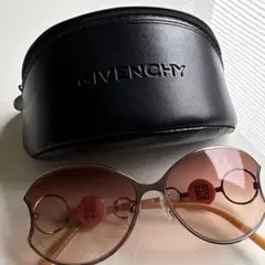 GIVENCHY サングラス SGV233S ケース付き　超美品のサムネイル