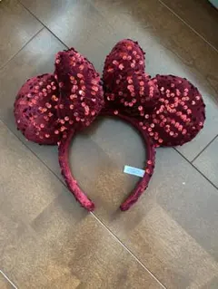 赤いスパンコールカチューシャ