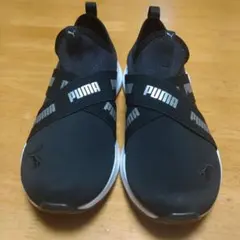 PUMA ブラック スリッポン