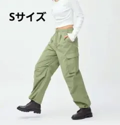 ジーユー　GU　パラシュートカーゴパンツ　丈標準　グリーン　レディース　Sサイズ
