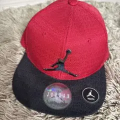 JORDAN 赤黒キャップ ユースサイズ