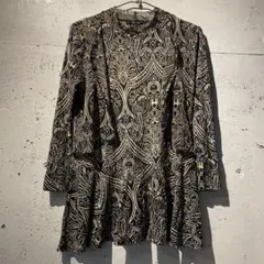 □レイヤード風チュニック　モノトーンペイズリー柄