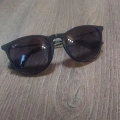 Ray-Ban エリカブラックサングラス