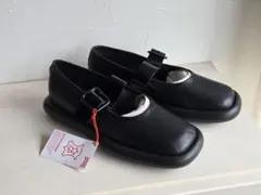 【新品未使用】CAMPER フラットシューズ ブラックK201679-001のサムネイル