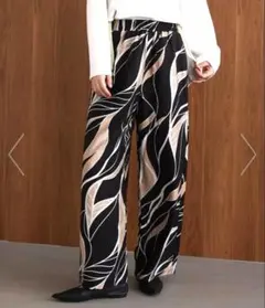 Bou Jeloud ブラック葉柄ワイドパンツ Mサイズ