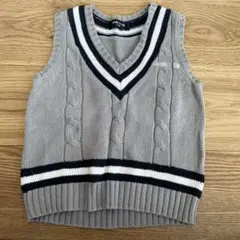 110コムサグレー ケーブル編み Vネックベスト