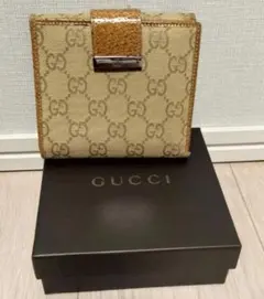 GUCCI ベージュ GGパターン 二つ折り財布