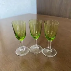緑色ガラス製ミニワイングラス3個セット