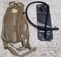 米軍放出品 キャメルバック 70オンス ハイドレーションバッグ