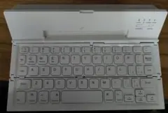 持ち運びに便利！Bluetooth 折りたたみ式キーボード ホワイト